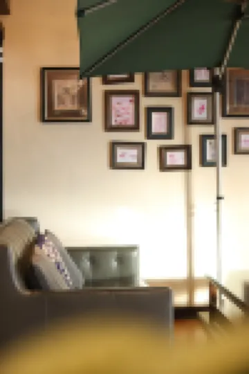 โรงแรม ฮอลิเดย์ โคลเลอร์ทาวน์ (สถานีรถไฟซื่อผิง)