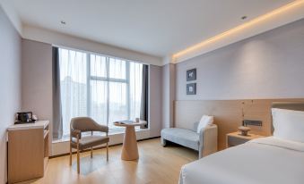 Lushang Hotel (Changsha Wuyi Square Houjiatang Subway Station Branch)
