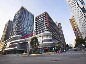 펑화 호텔(룽옌완다 플라자店)