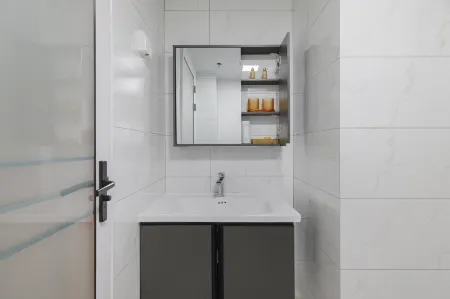 Lanhaige seascape hotel Отели рядом с достопримечательностью «Rizhao Coastal National Forest Park»