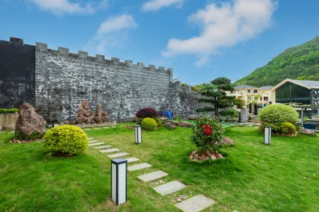 Shangyunjing·Cloud·Pool Parent-child Holiday Meisu (Xuyun Xiandu Furongxia Branch) Отели рядом с достопримечательностью «Xiandu Scenic Area»