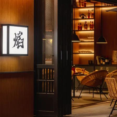 New World Guangzhou Hotel Отели рядом с достопримечательностью «Байюнь»