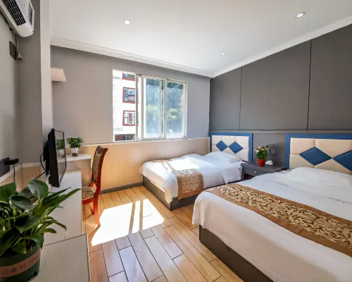 Kangding Herun Business Hotel Hotel di Kangding