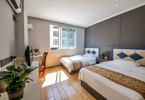 Kangding Herun Business Hotel