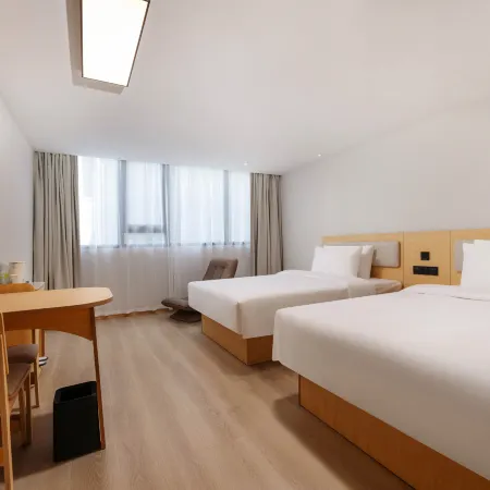 Hi Inn (Yangzhou East Station Hangji Central Plaza)