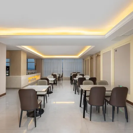 Vienna Hotel (Pengxi Wuyi Square)