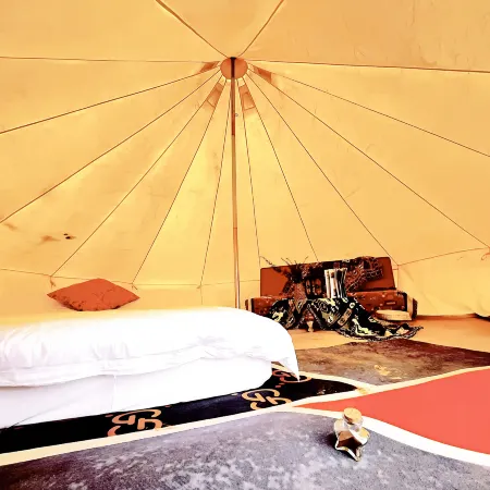 Moju ・ Star Gazing in Desert Sands ・ Bonfire Singing Camping Hotel