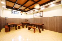 知易堂·卦裡閒庭·庭院休閒度假民宿（特克斯八卦城店） - 酒吧