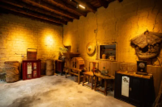 Xinsu Changrong Tulou Cultural Homestay (Yunshui Ballad Shop) Hotel di Nanjing