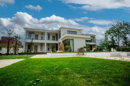 Lijiang Xiaoshiqi Homestay (Sanyi International Airport) Отели рядом с Аэропорт Лицзян