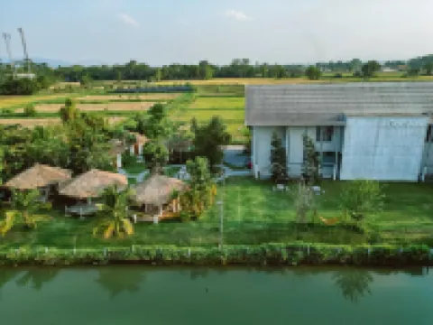 โรงแรมดูวอลล์ โรงแรมในอำเภอ แม่ลาว