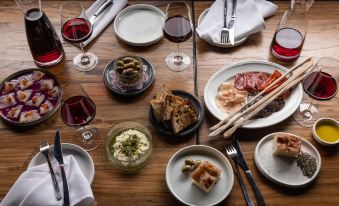 Next Hotel Melbourne, Curio Collection by Hilton