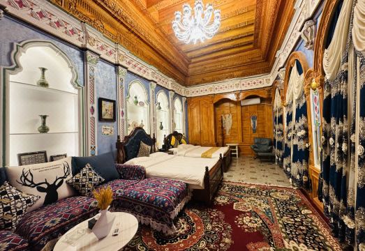 Runi Suoyuan Homestay의 야외 휴식 공간 