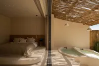 Crop & Calm Hot Spring - Romantic