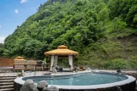 Zhuishan Mingjing Hot Spring Resort Hotel - Romantische