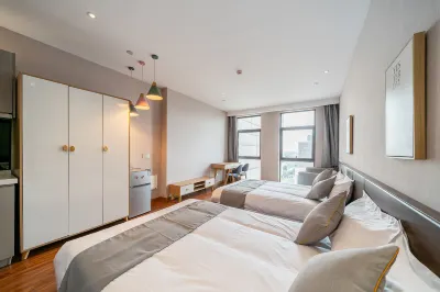 Joyous Hotel Hotels near Dayuantong Temple