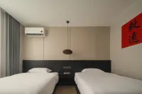 Mountain Bear Homestay Hotels near Enshi Tusi Castle