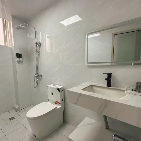 Anning Baiya Hotel (Wuyue Plaza)