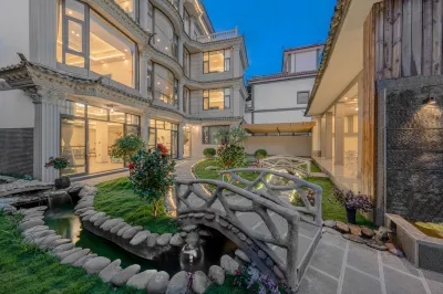 pugongyingyizhan Hotel a Lijiang Sanyi Airport