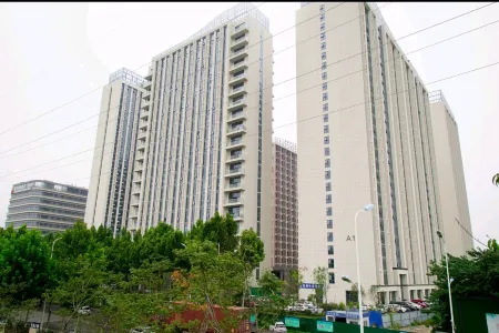 Linyi Qingya Apartment Отели рядом с достопримечательностью «Linyi University Foreign Language School»
