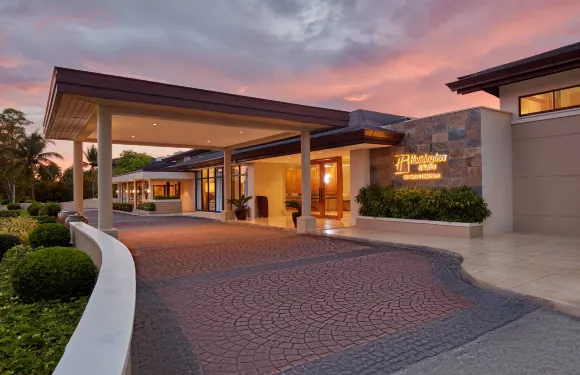 八打雁利馬公園假日酒店及套房