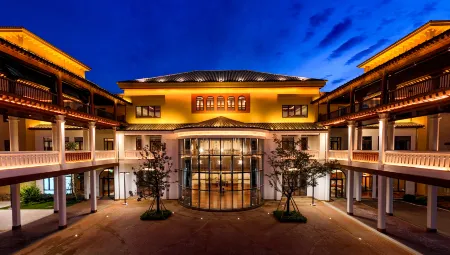 Yixing Yaohu Hotel Отели рядом с достопримечательностью «Shanjuan Cave»