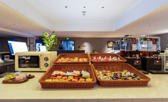 EZBoomtel Hotel (Ningbo Railway Station South Bus Station)