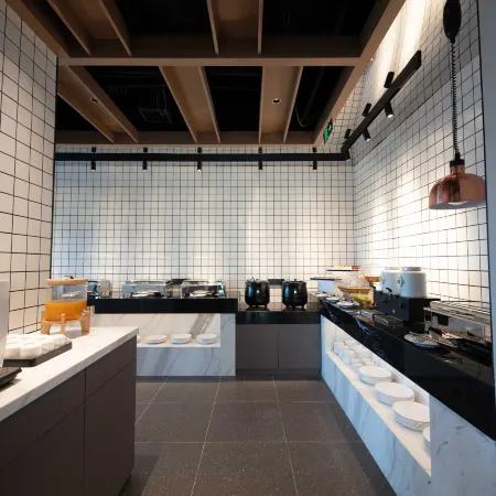 Tiangang Manfei Hotel (Ningbo Cicheng Guanshan River Subway Station Branch)