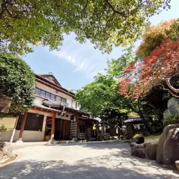 Sakahijiri Gyokushoen