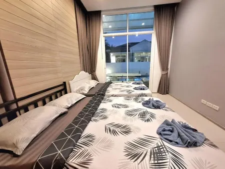 Baan Beach Town 3 Cha-am Pool Villa Отели рядом с достопримечательностью «Suwanmas Mongkol Temple»