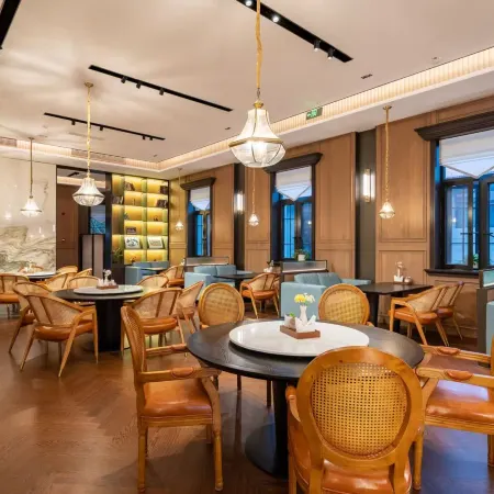 Lushan Hotel