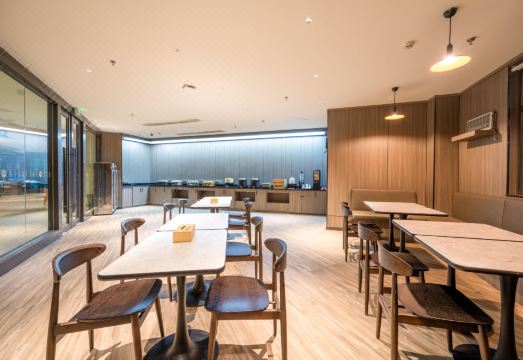 2. 그린트리 인 (..