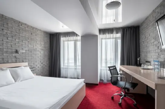 Marins Park Hotel Новосибирск Отели рядом с достопримечательностью «Новосибирский государственный краеведческий музей»