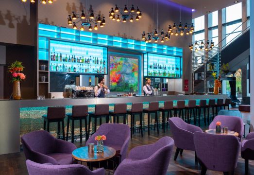 4. 레오나르도 로열..