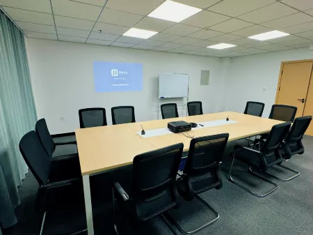 Yuli Weizhen Apartment Отели рядом с достопримечательностью «Lop Nor Village»