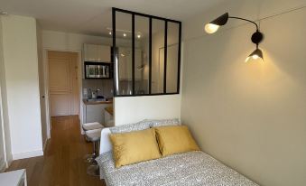 Studio 650m to Trocadéro Tour Eiffel