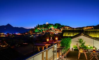 Golden Dragon's Mountain Glow Inn