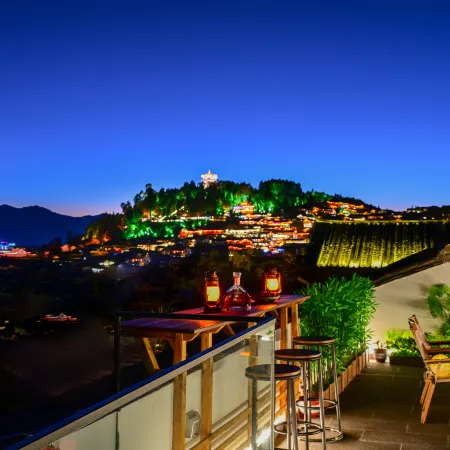 Golden Dragon's Mountain Glow Inn