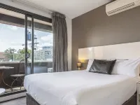 Punthill Oakleigh Hotels near Monash University Caulfield Library
