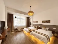 Yike Haidan · Luxury Pool Courtyard View Villa Boutique Stay (Beihai Silver Beach) - parking