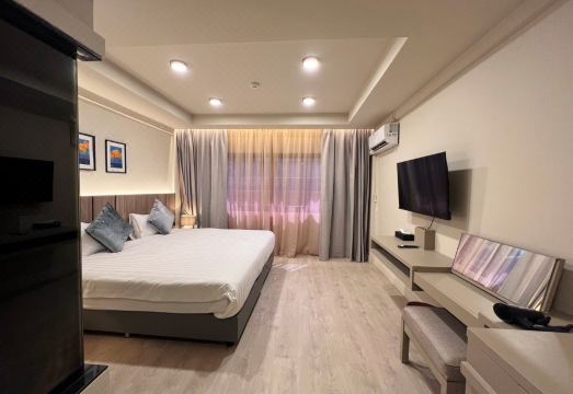 Karon Boutique 근처의 해변가 풍경 이미지