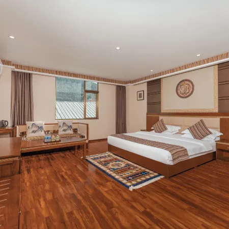 Yanglin Manor Hotel Linzhi Nuo
