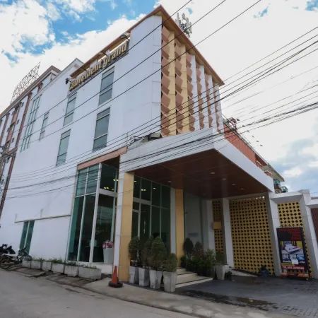 Convenient Grand Plus Hotel Suvarnabhumi