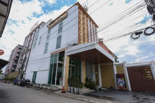 Convenient Grand Plus Hotel Suvarnabhumi