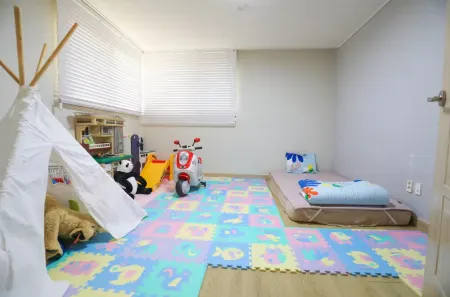 A-Bridge House 1-A Отели рядом с достопримечательностью «Yonggungsa Temple»