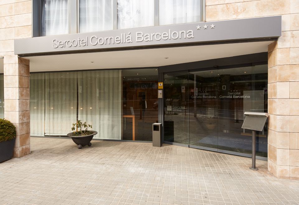 세르코텔 코르네야 바르셀로나의 조식 뷔페 모습