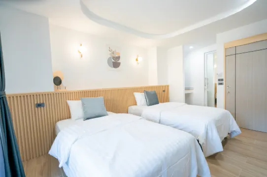 Phunaya Phuket Oldtown Hotel