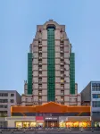 Homeinn Pebble Hotel (Nanyang Xinhua East Road Fuyamen Pedestrian Street) Hotel di Nanyang