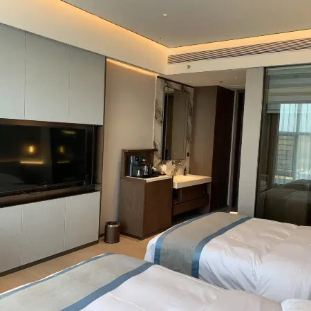 West Hotel (Huazhong University of Water Resources and Electric Power Jianghuai Campus, Luoshan)