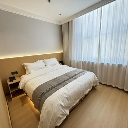 Dongxing Holiday Hotel